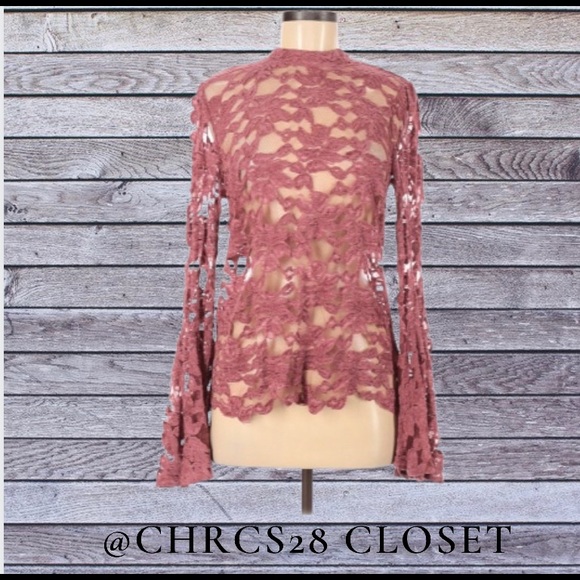 Anthropologie Akemi + Kin  Lace Bell Sleeve NWT - Picture 1 of 6